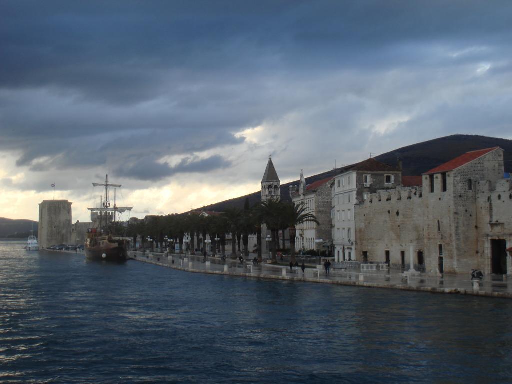 Apartment Z&E Trogir Exteriör bild